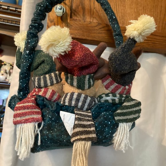 WREATH OR BASKET CAN USE AS EITHER CHRISTMAS READY - Picture 8 of 8